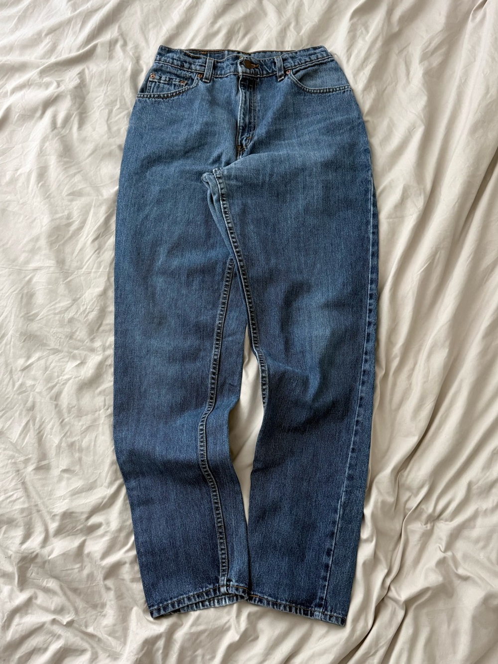 Vintage Levi’s 550 USA Made Relaxed Fit Jeans Medium Wash Red Tab 90s